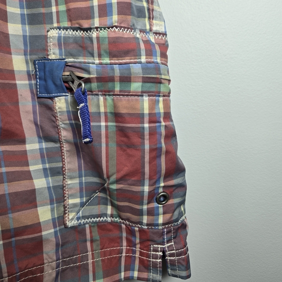 Lands' End Red Plaid Men's Swim Trunks - Picture 4 of 6